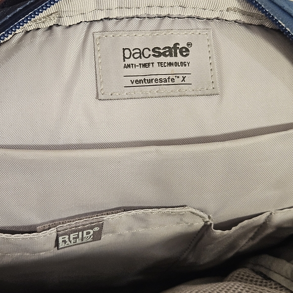 Pacsafe Venturesafe X Anti-Theft Sling Pack – Blue - Picture 11 of 11